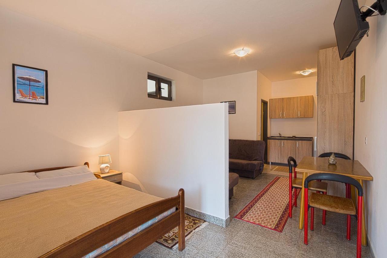 Guest House Madra Budva Exterior foto
